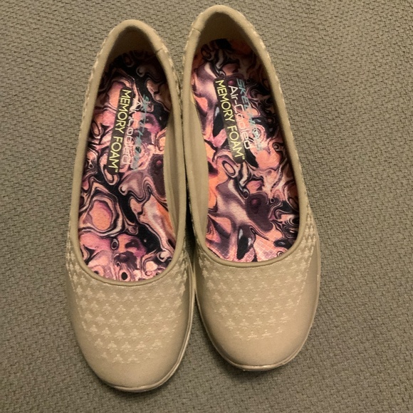 Women’s Slip On MEMORY Foam Skechers - Picture 2 of 6